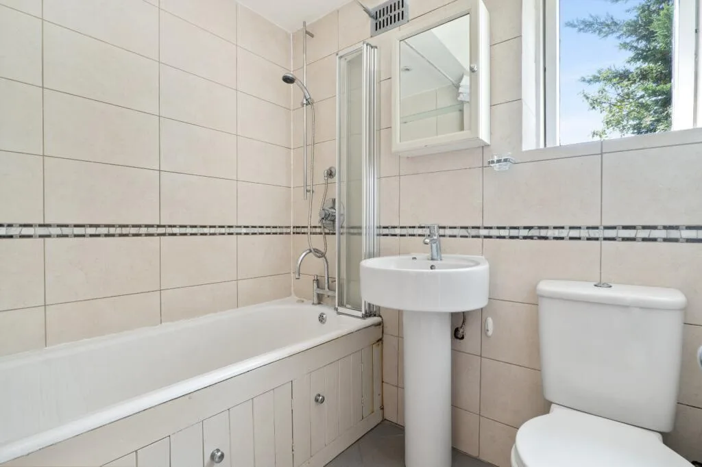 2 bedroom end of terrace house for rent
