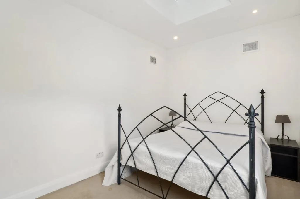 2 bedroom end of terrace house for rent