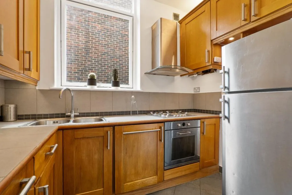 2 bedroom end of terrace house for rent