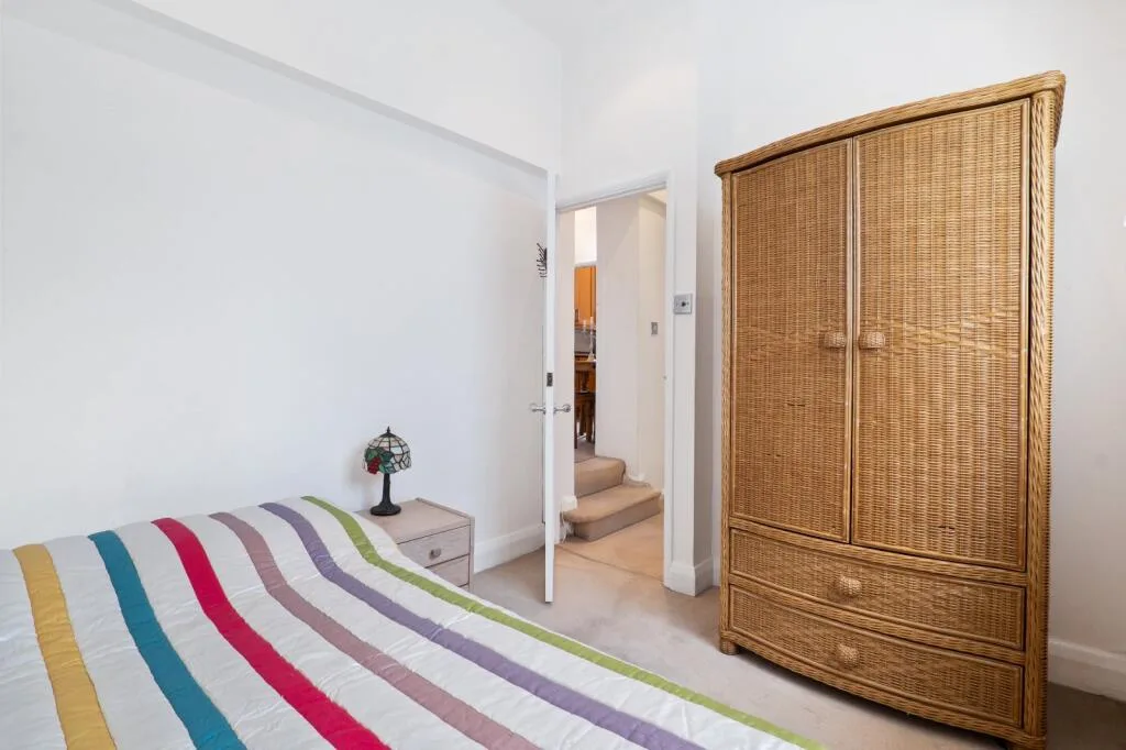 2 bedroom end of terrace house for rent