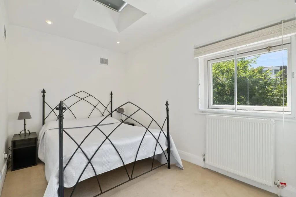 2 bedroom end of terrace house for rent