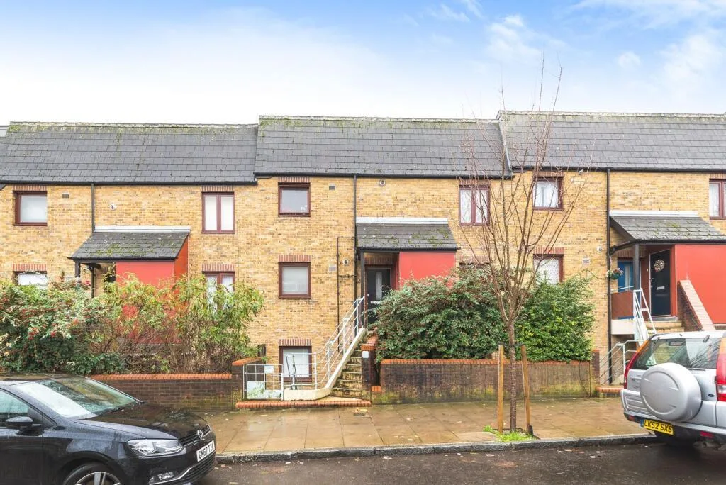 1 bedroom maisonette for rent