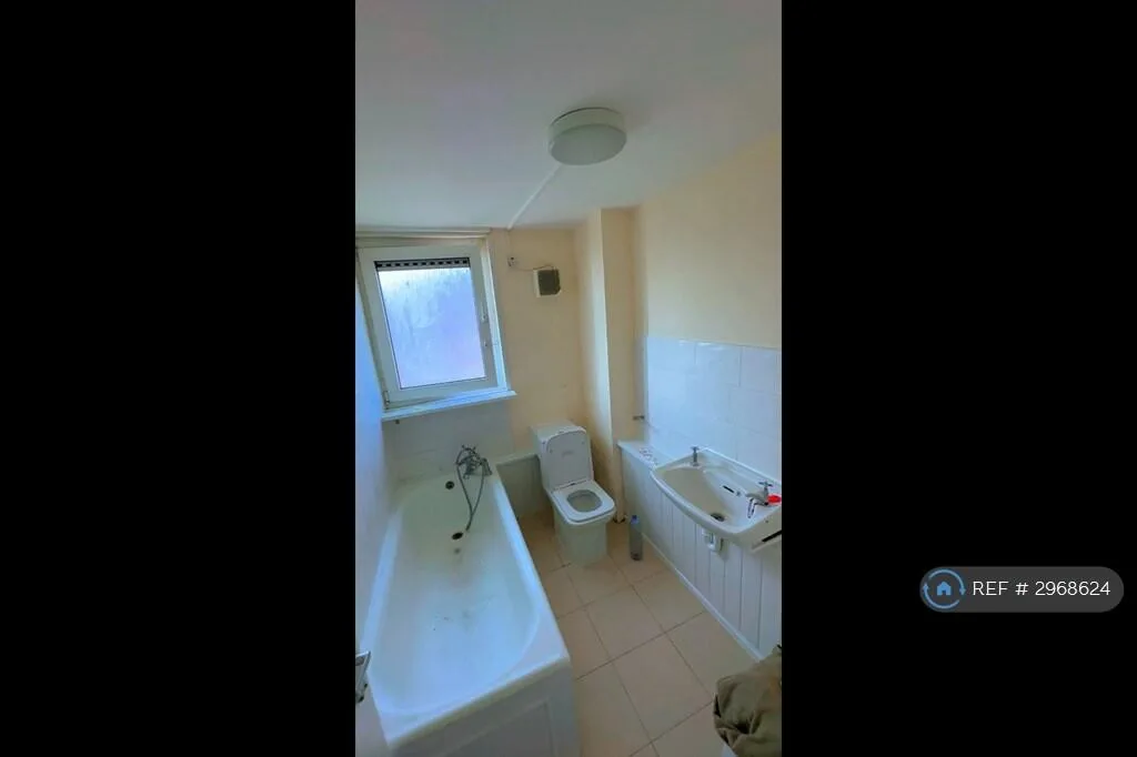2 bedroom maisonette for rent