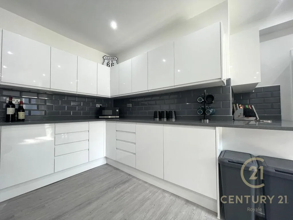 1 bedroom house share for rent