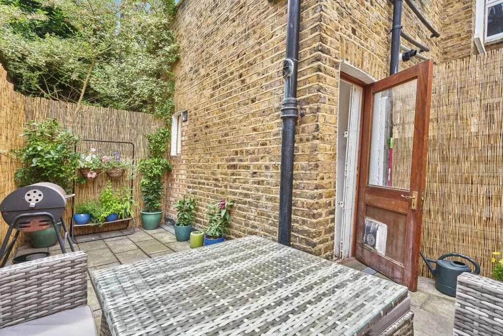 3 bedroom flat for rent