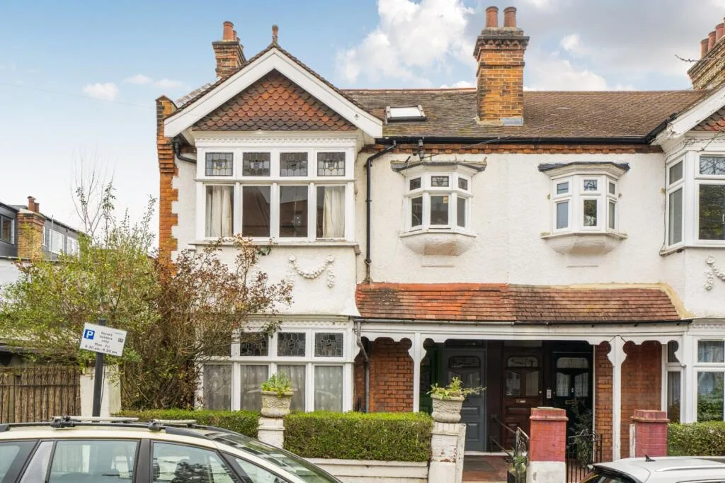 4 bedroom flat for rent