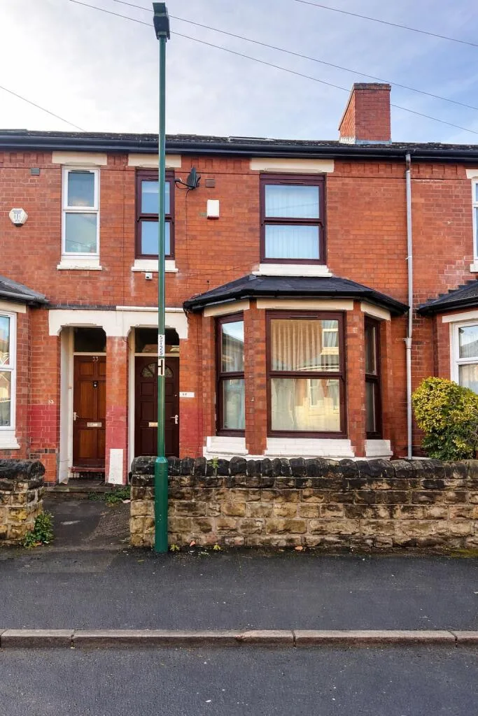 4 bedroom semi-detached house for rent