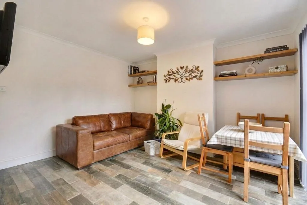 1 bedroom semi-detached house for rent