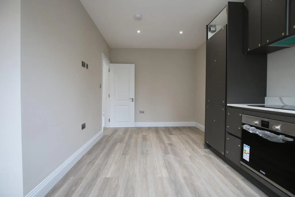 2 bedroom flat share for rent