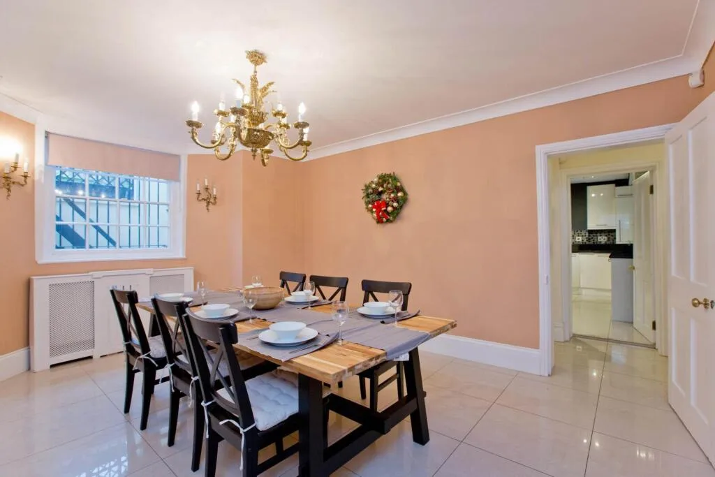 4 bedroom semi-detached house for rent