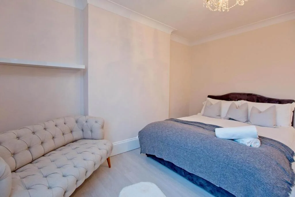 4 bedroom semi-detached house for rent