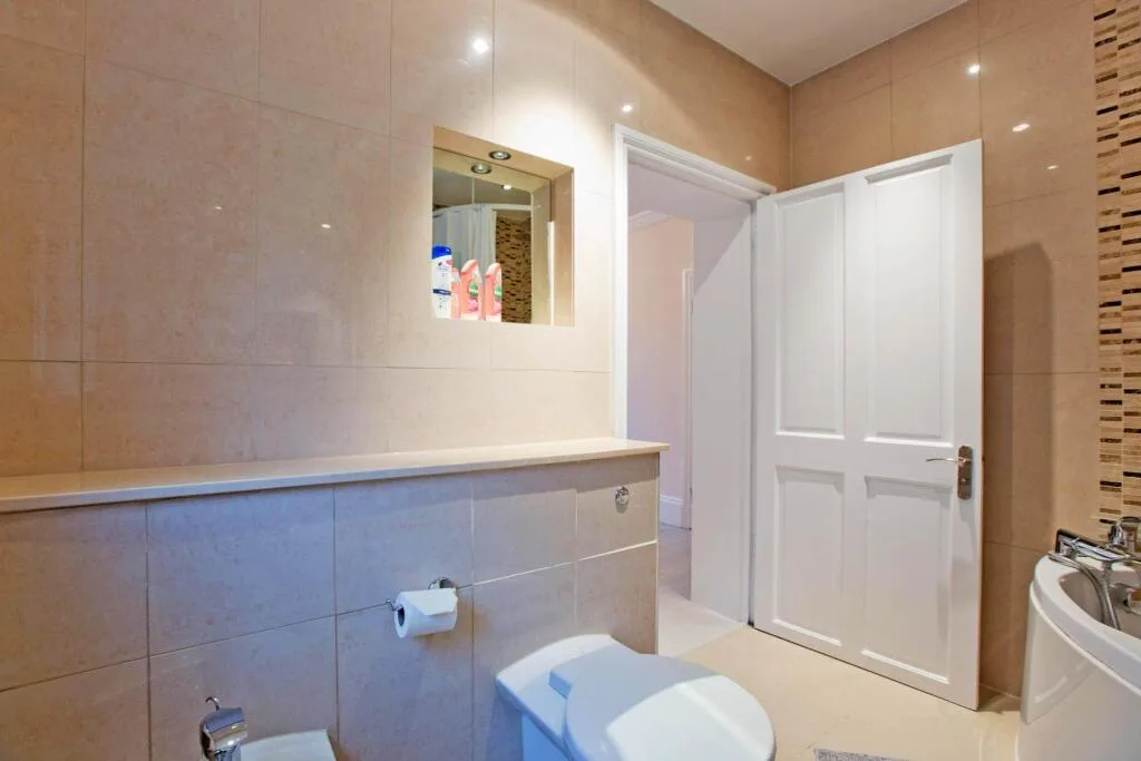 4 bedroom semi-detached house for rent