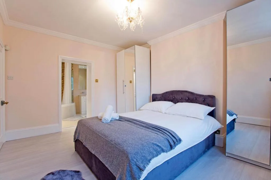 4 bedroom semi-detached house for rent