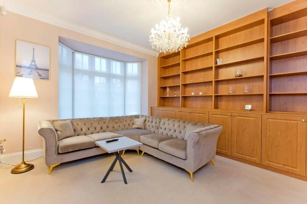 4 bedroom semi-detached house for rent