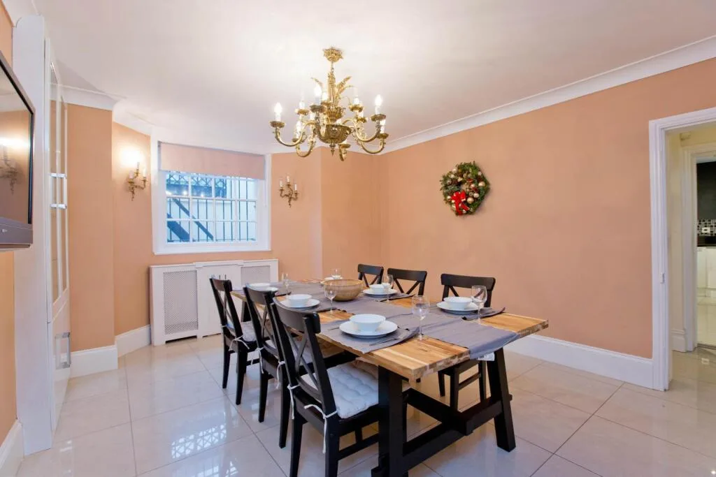 4 bedroom semi-detached house for rent