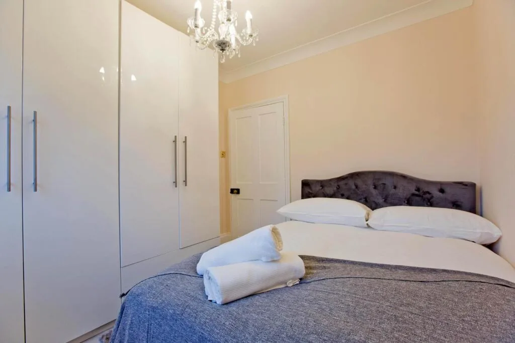 4 bedroom semi-detached house for rent