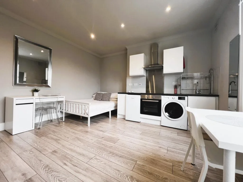 Studio flat for rent