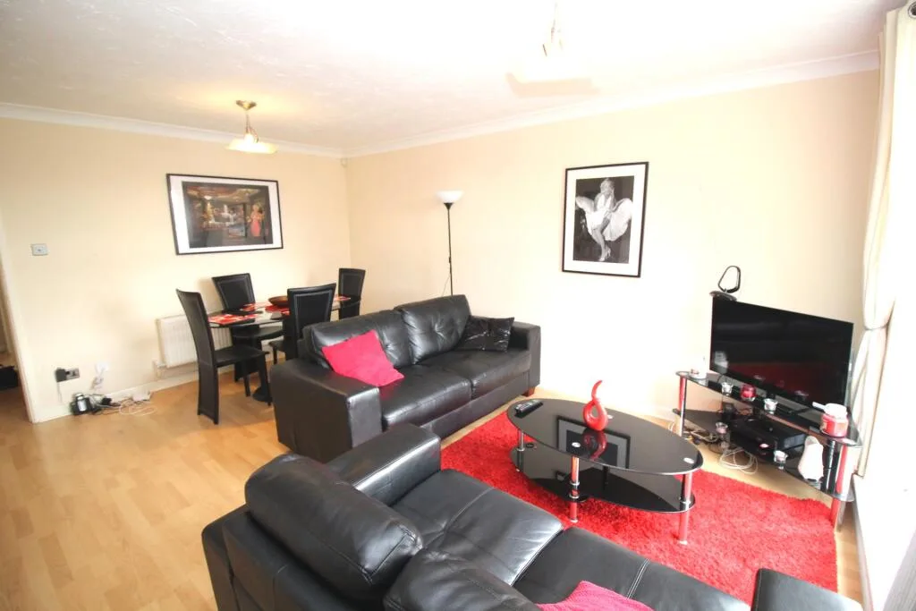 2 bedroom flat for rent