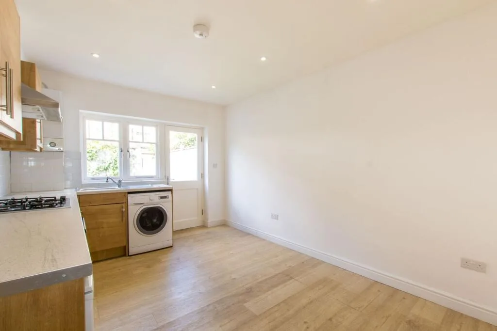 2 bedroom house for rent