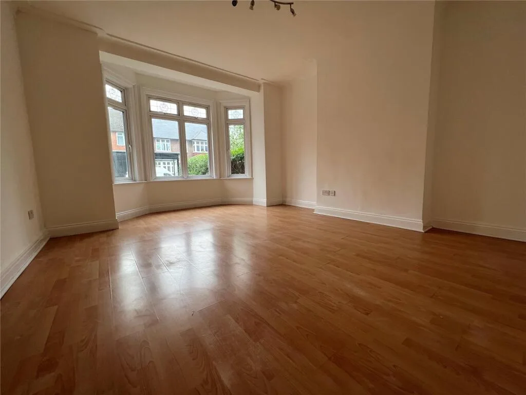 2 bedroom maisonette for rent