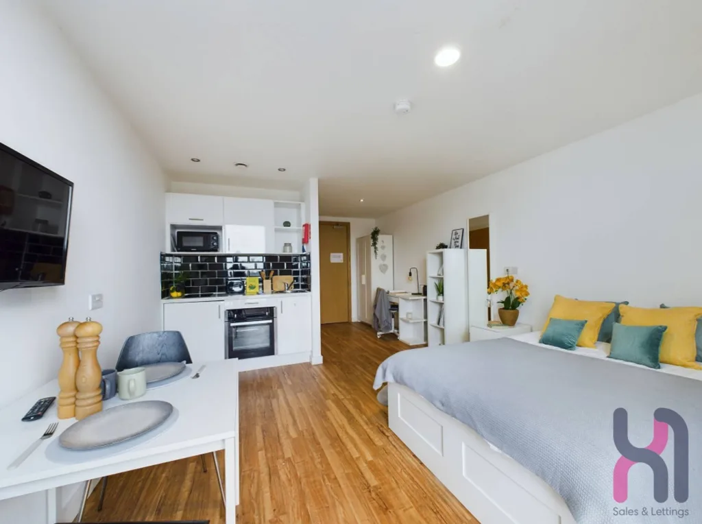 Studio flat for rent