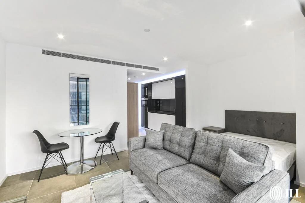 Studio flat for rent