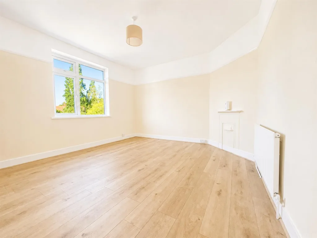 3 bedroom semi-detached house for rent