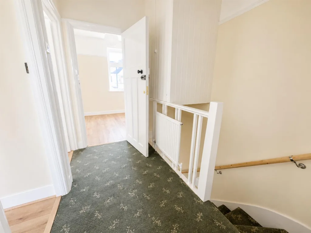 3 bedroom semi-detached house for rent