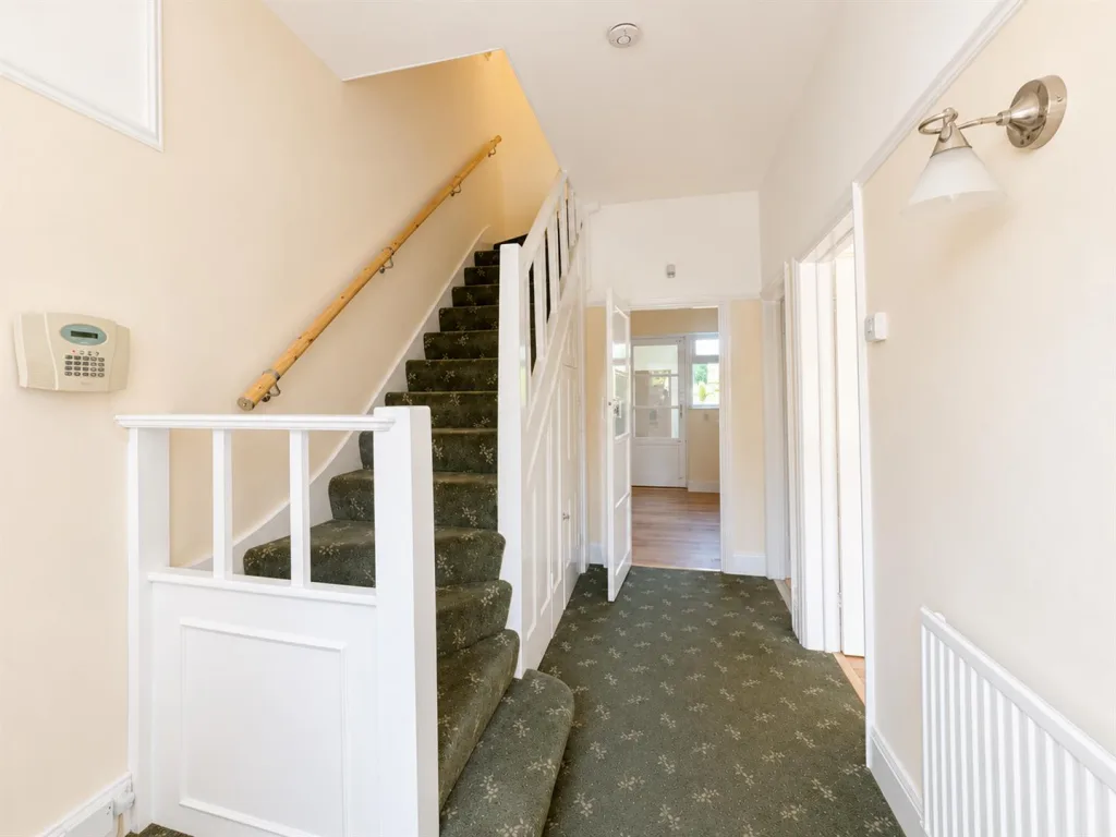 3 bedroom semi-detached house for rent