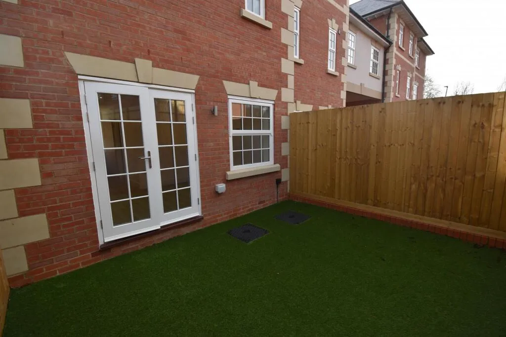 3 bedroom semi-detached house for rent