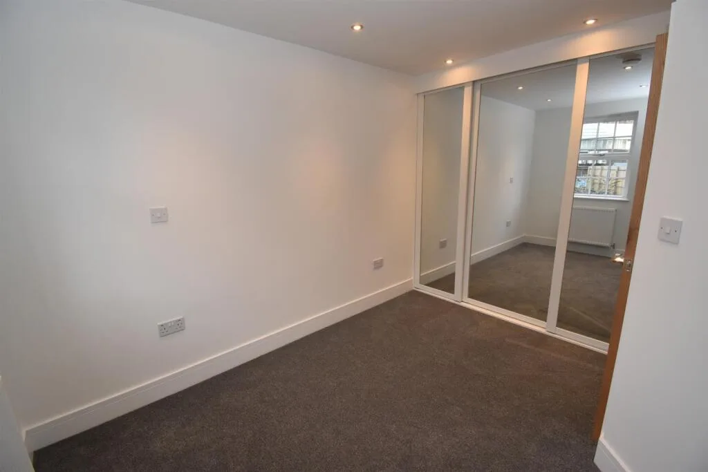 3 bedroom semi-detached house for rent