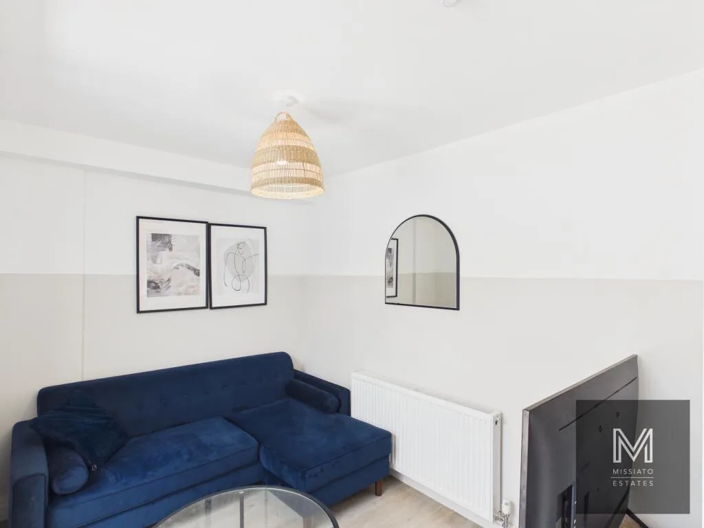 6 bedroom semi-detached house for rent
