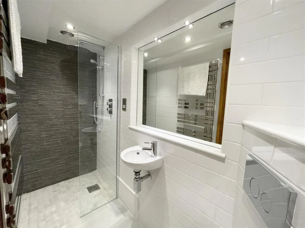 2 bedroom town house for rent