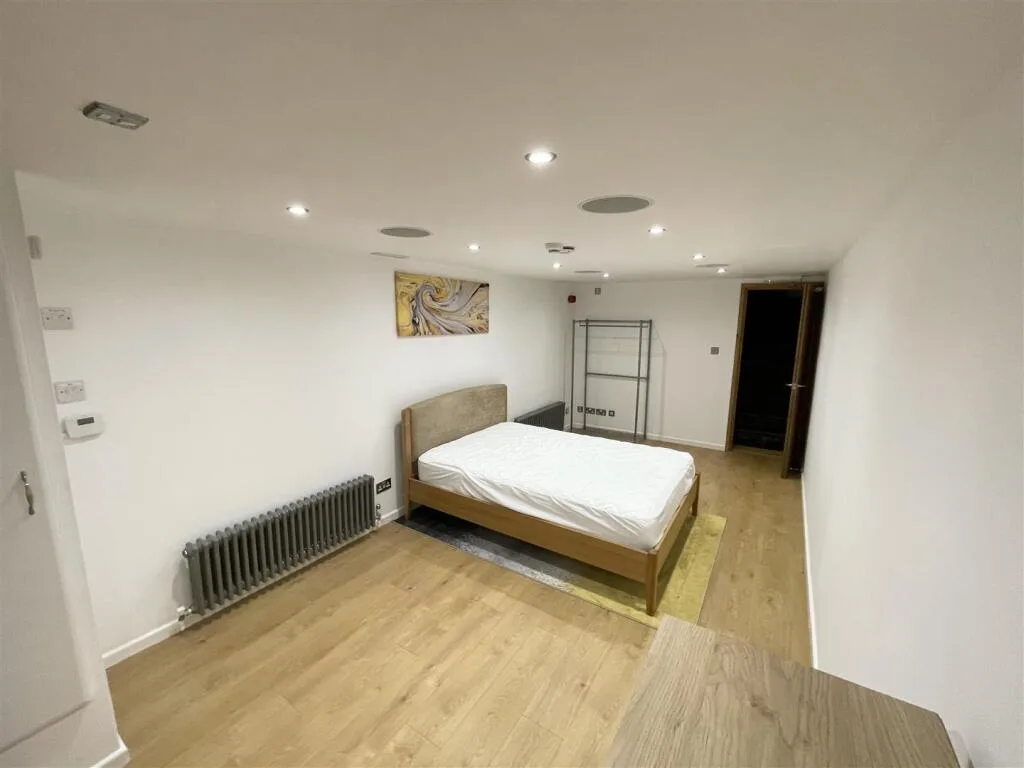 2 bedroom town house for rent