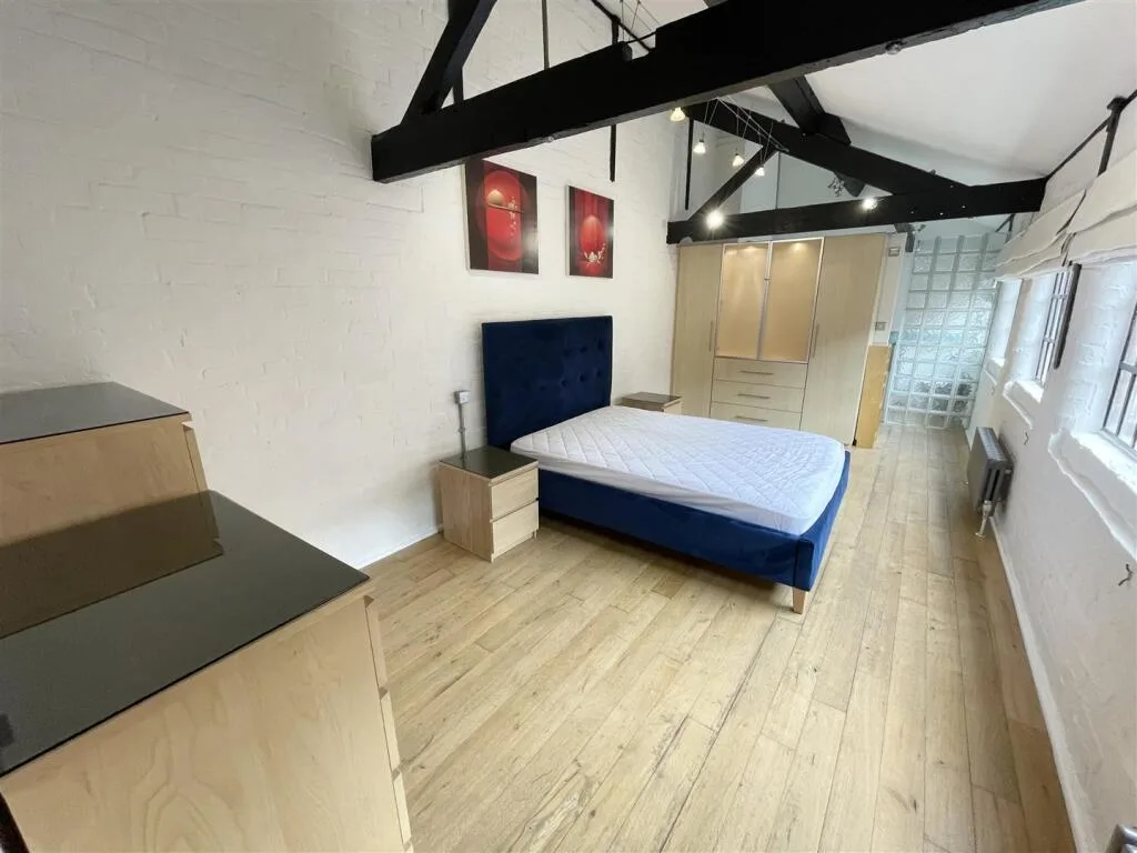 2 bedroom town house for rent