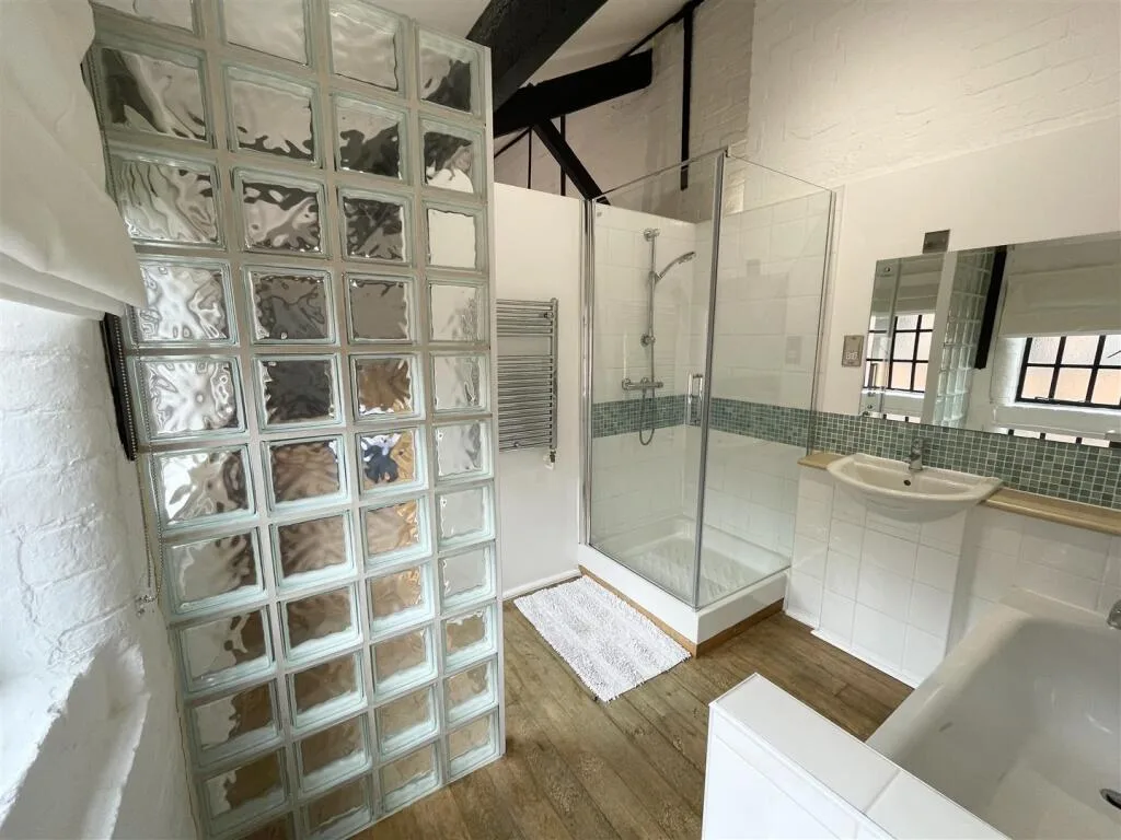 2 bedroom town house for rent