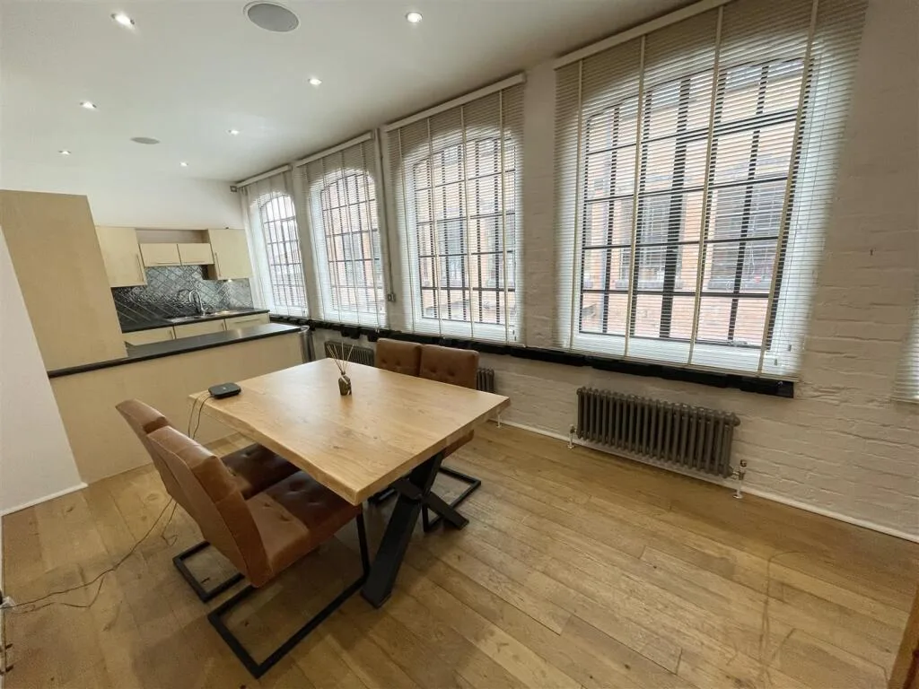2 bedroom town house for rent