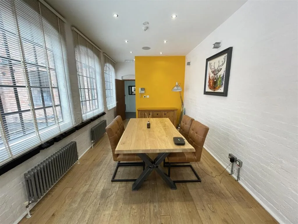2 bedroom town house for rent