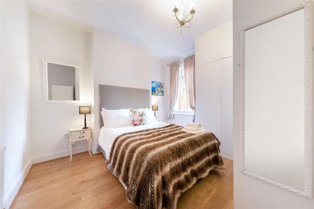 2 bedroom maisonette for rent