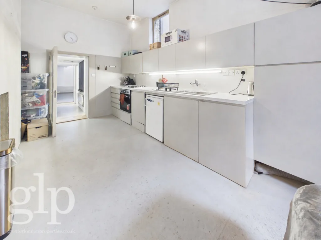 4 bedroom terraced house for rent