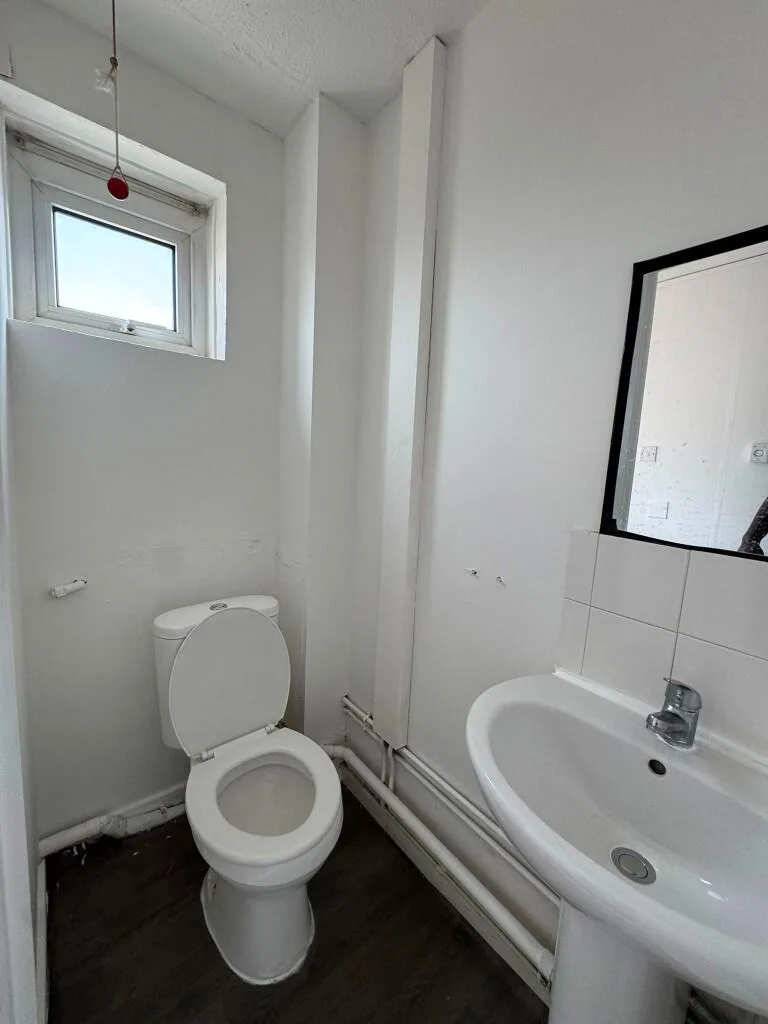 2 bedroom maisonette for rent