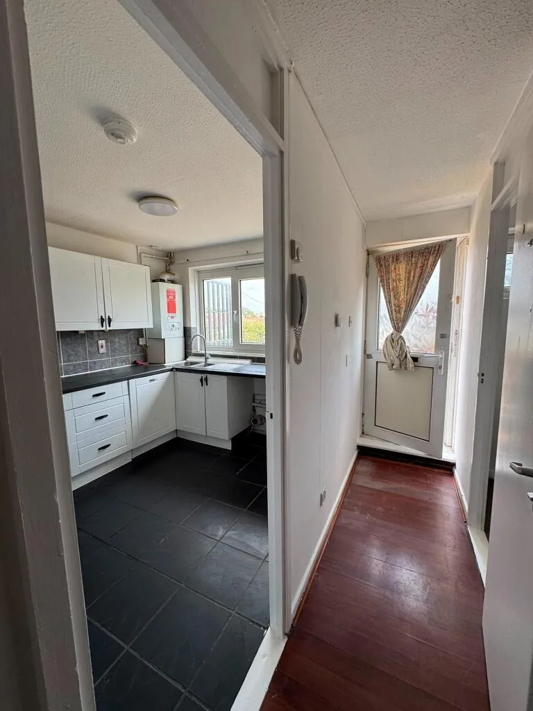 2 bedroom maisonette for rent