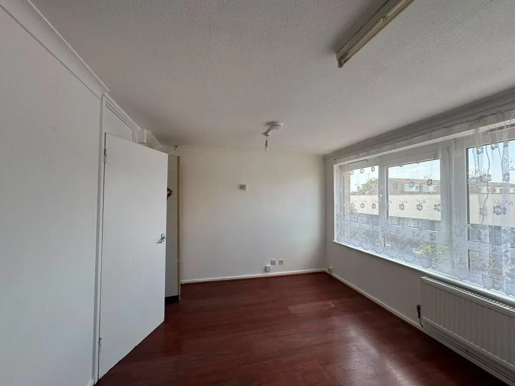 2 bedroom maisonette for rent