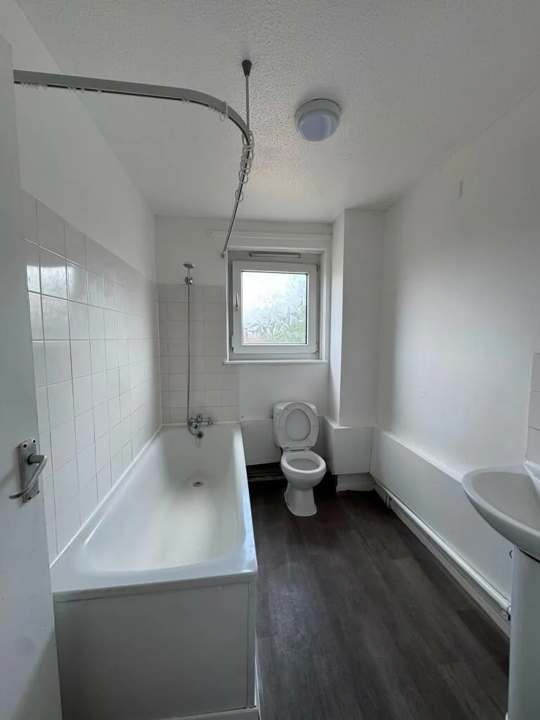 2 bedroom maisonette for rent