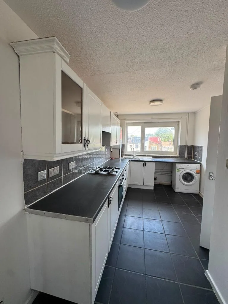 2 bedroom maisonette for rent