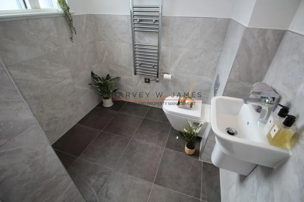 3 bedroom maisonette for rent