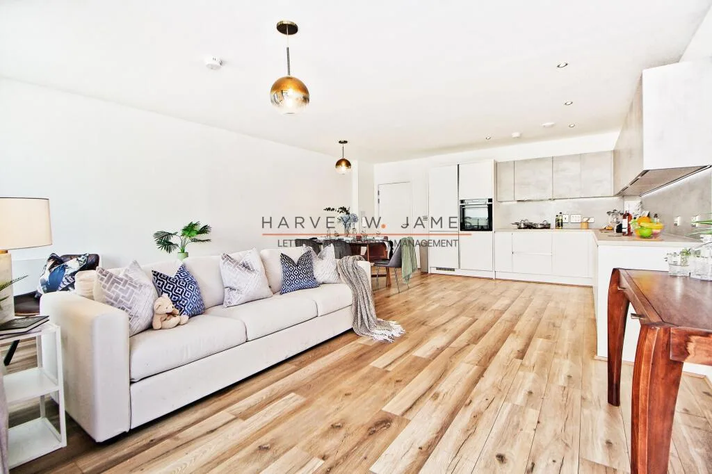 3 bedroom maisonette for rent