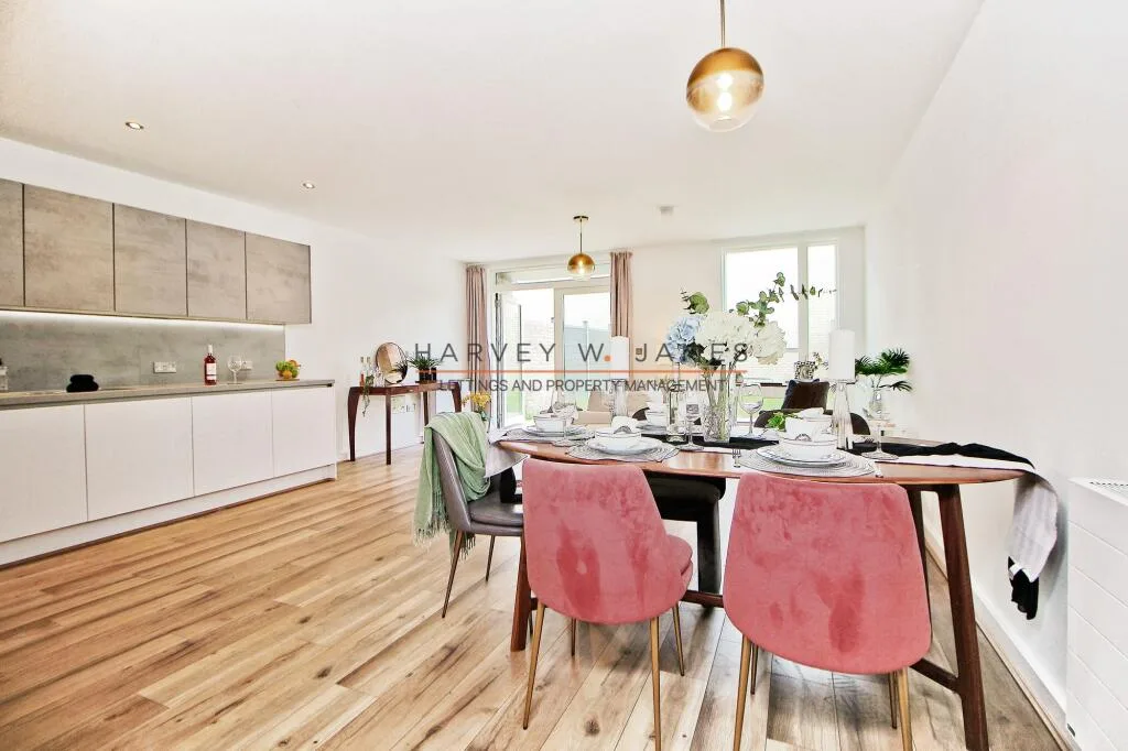 3 bedroom maisonette for rent
