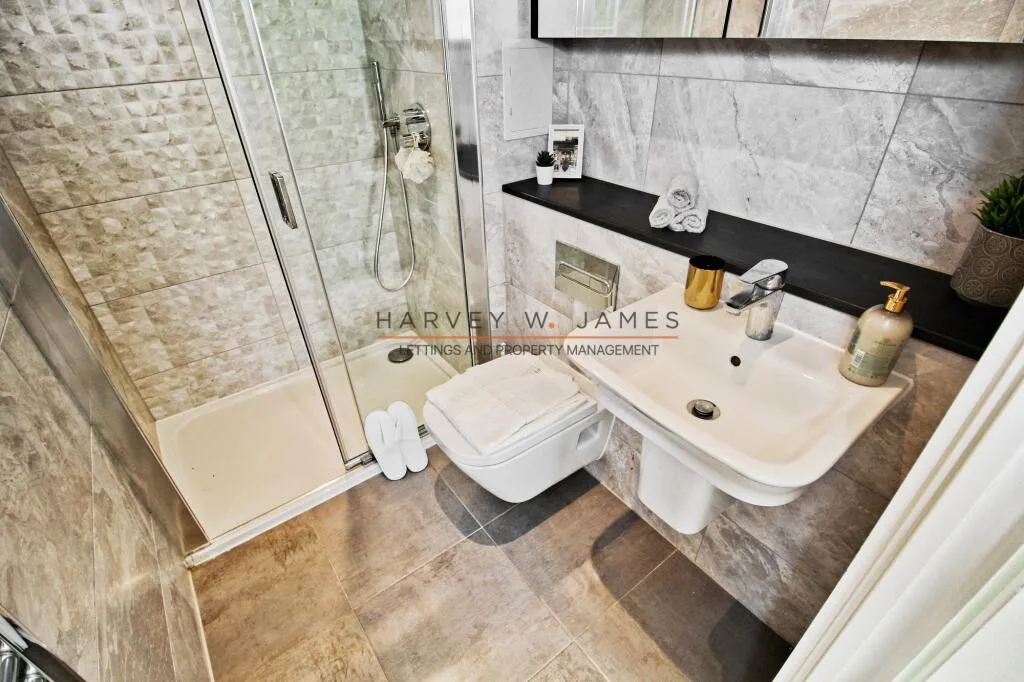 3 bedroom maisonette for rent