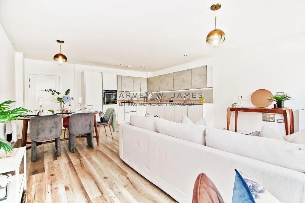 3 bedroom maisonette for rent